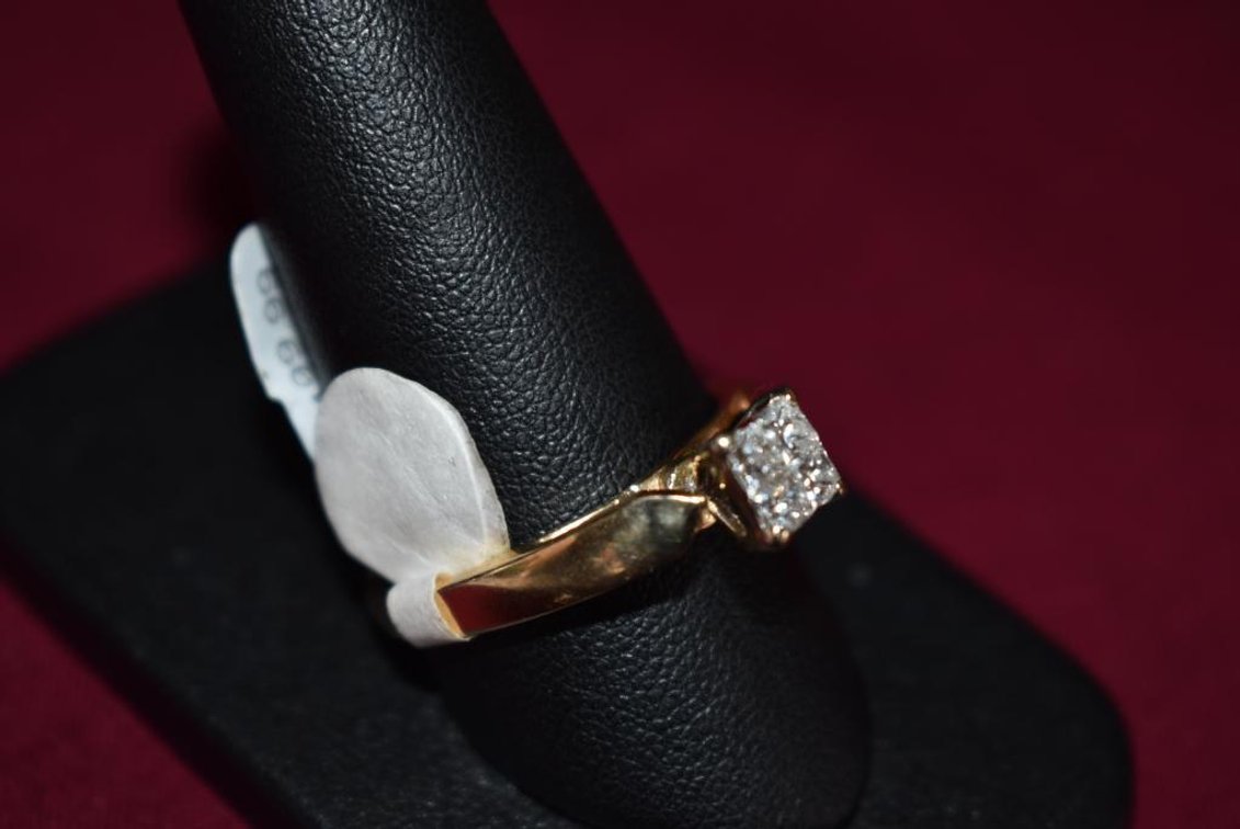 14k 4.60g Invisible Setting 4 Princess Cut Diamond Ring