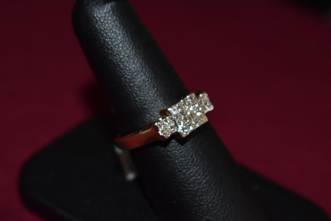 14k 2.10g YG 24 Princess Cut Diamonds Ring