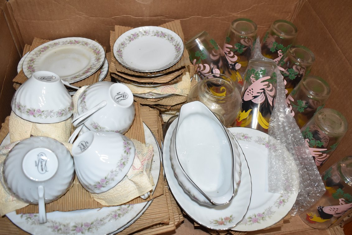 Dansico Fine China Teahouse Rose & Rooster Glasses