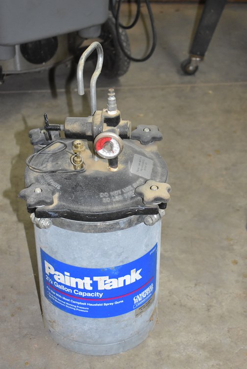 Paint Tank 2 1/2 Gallon Cap. 