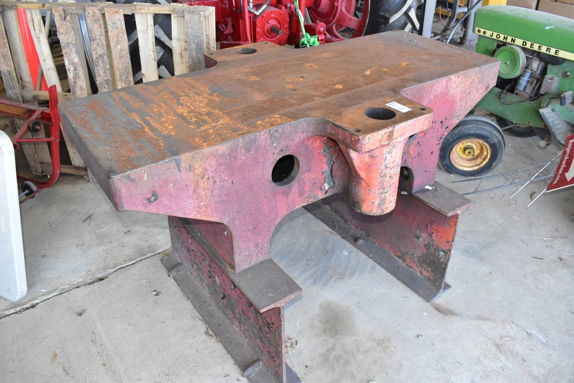 Heavy Metal Platform Stand 