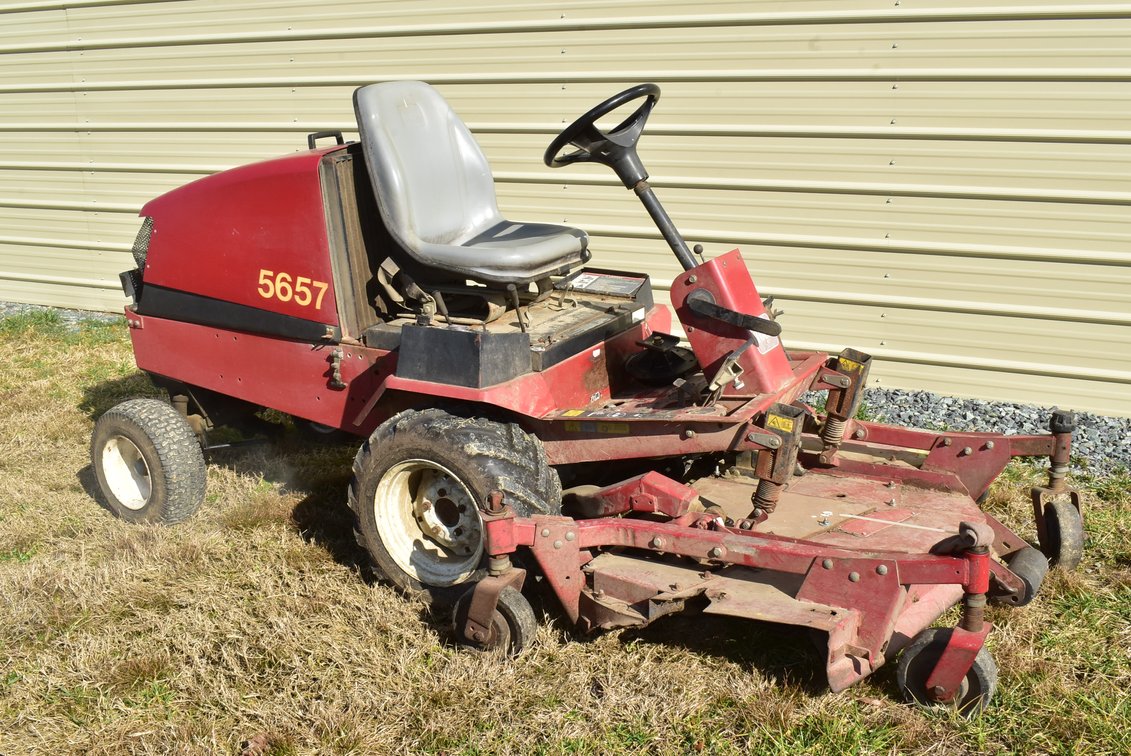 Toro 228D Toro Riding Mower *See Video 