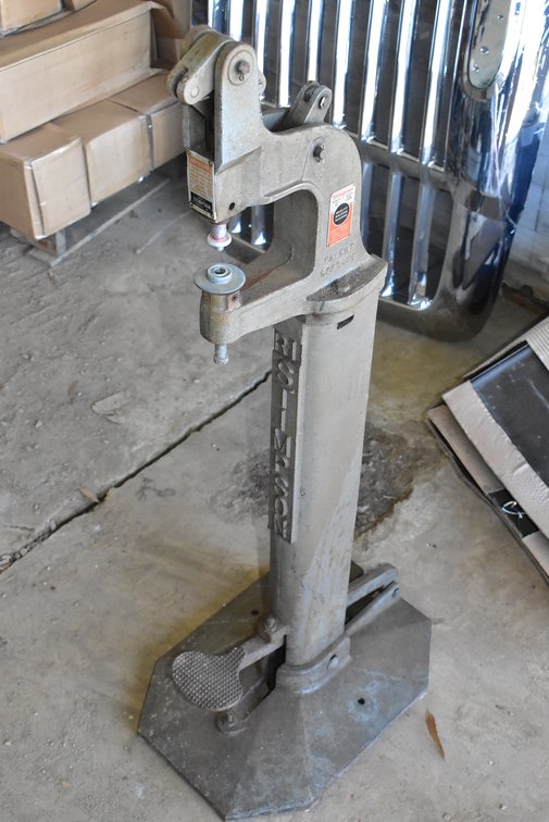Stimpson R1 Foot Powered Riveter Machine 