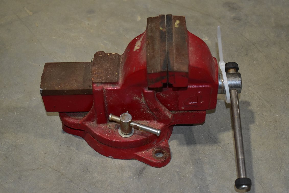 4 Inch Red Vise 