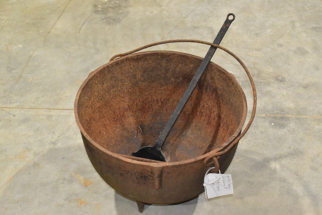 Hog Killing Scalding/Lard Rendering Pot w/ Ladle & Hanging Hook 