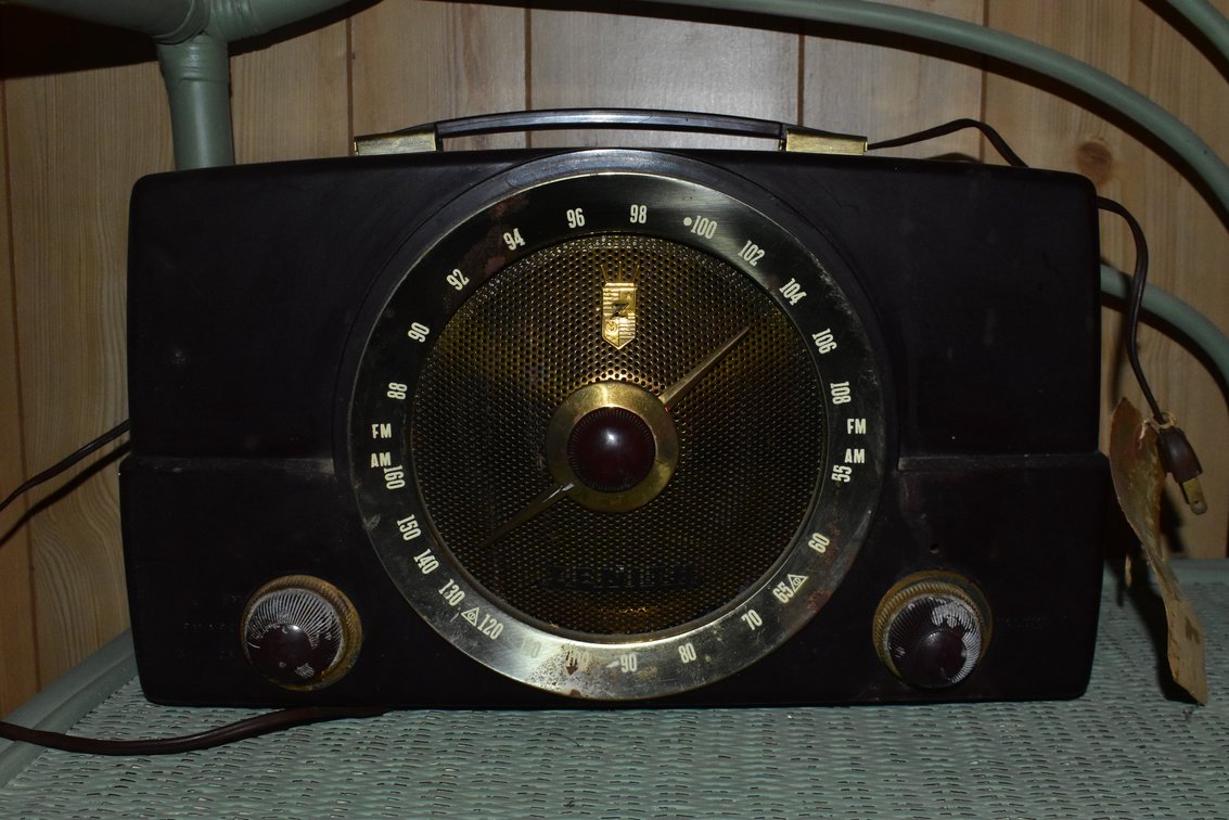 Vintage Zenith Radio