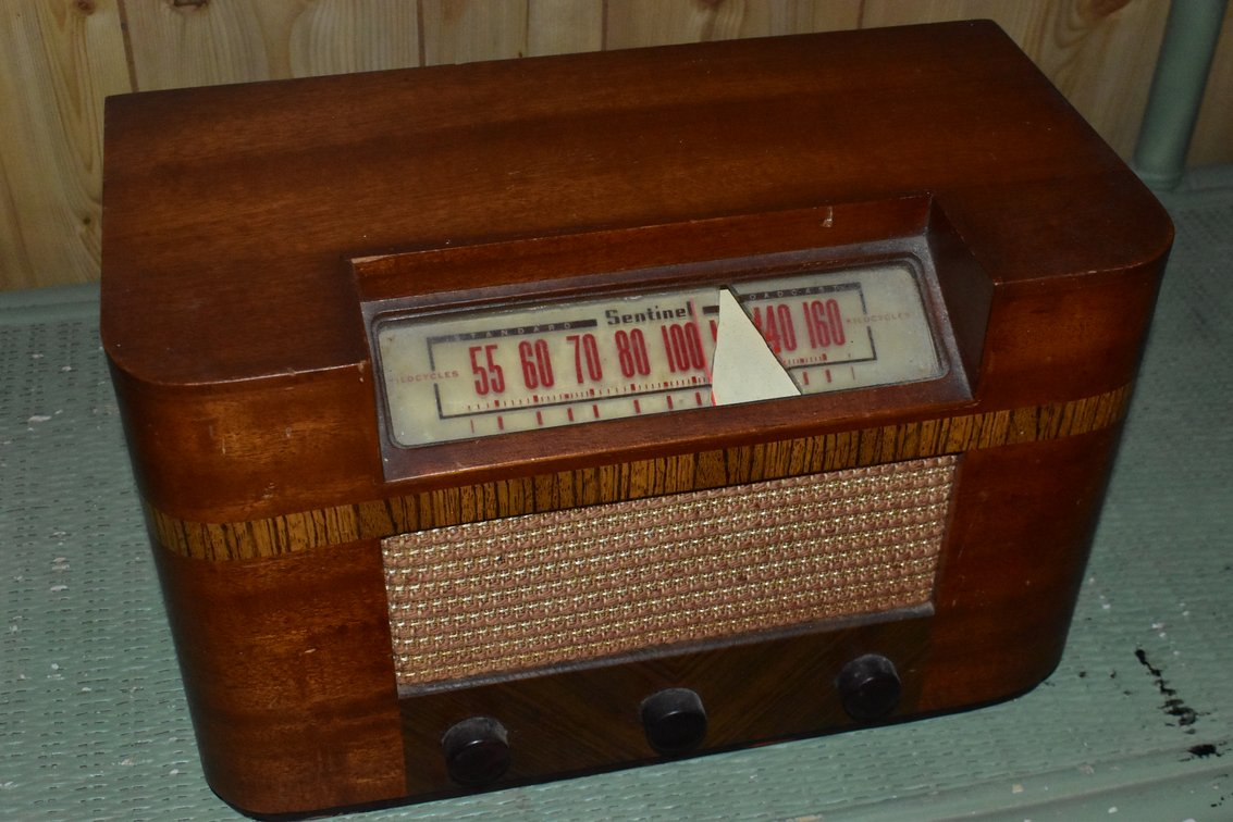 Vintage Sentinal Radio