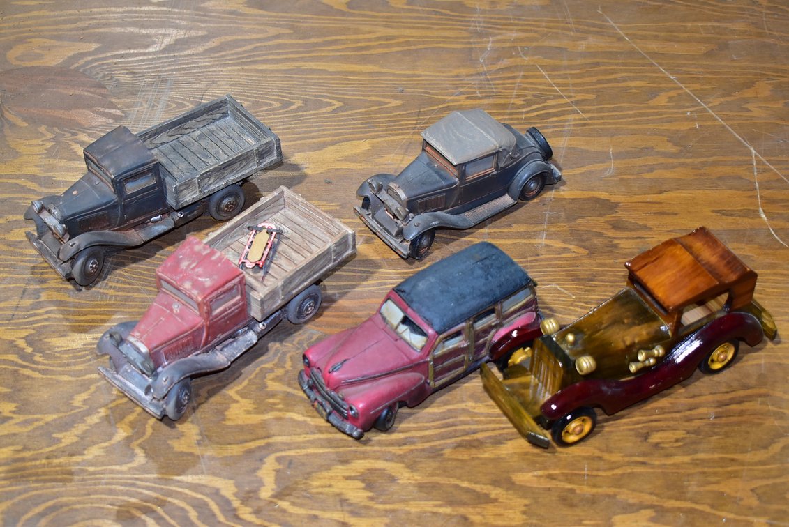 (5) Wooden Toy Cars/Trucks 