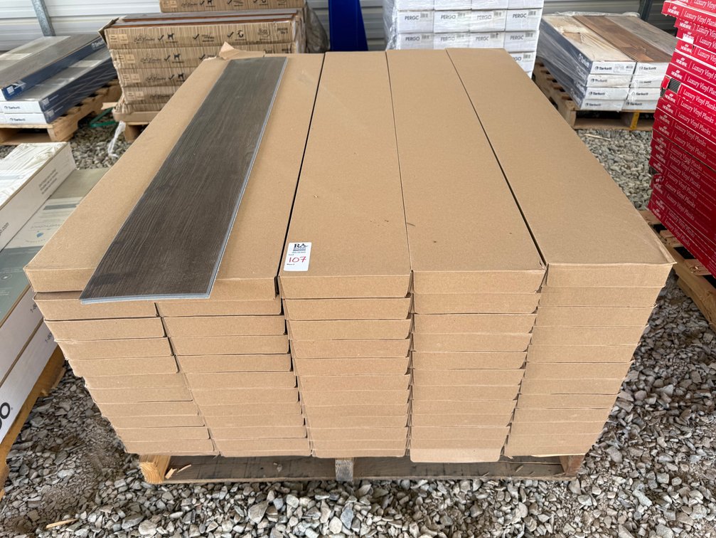 1,093.2 SF  MOHAWK Cresent City Waterproof Click Vinyl Planks