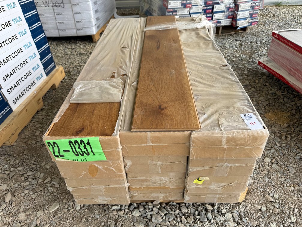 294.5 SF  MOHAWK Glenwood Springs Hickory Ultrawood Planks