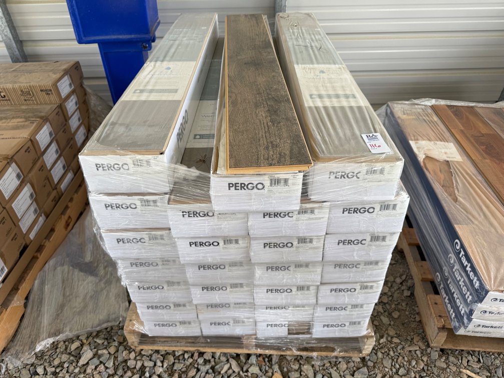544 SF  PERGO LF000949 Huntington Oak Waterproof Click Laminate Planks