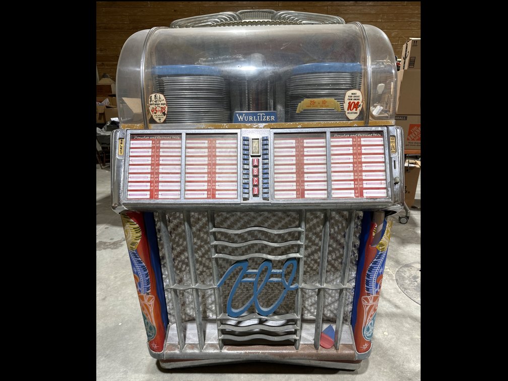 Vintage Wurlitzer Jukebox 