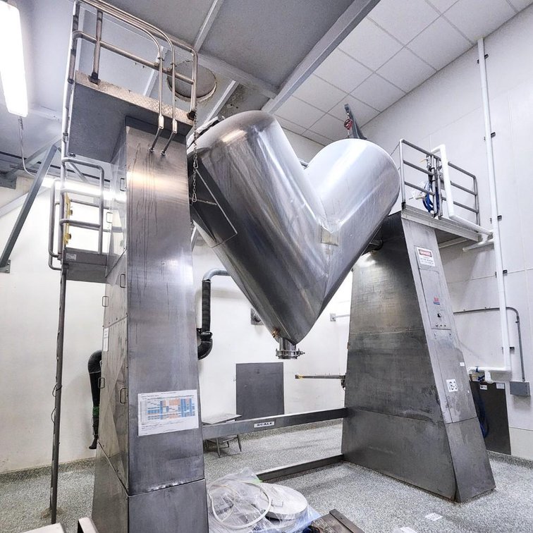 Image for ***SOLD*** MJK2047 150 Cubic Foot Vanguard V-Blender with Intensifier Bar
