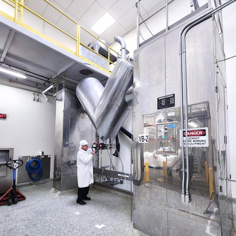 Image for ***SOLD*** MJK2050 70 Cubic Foot V- Blender