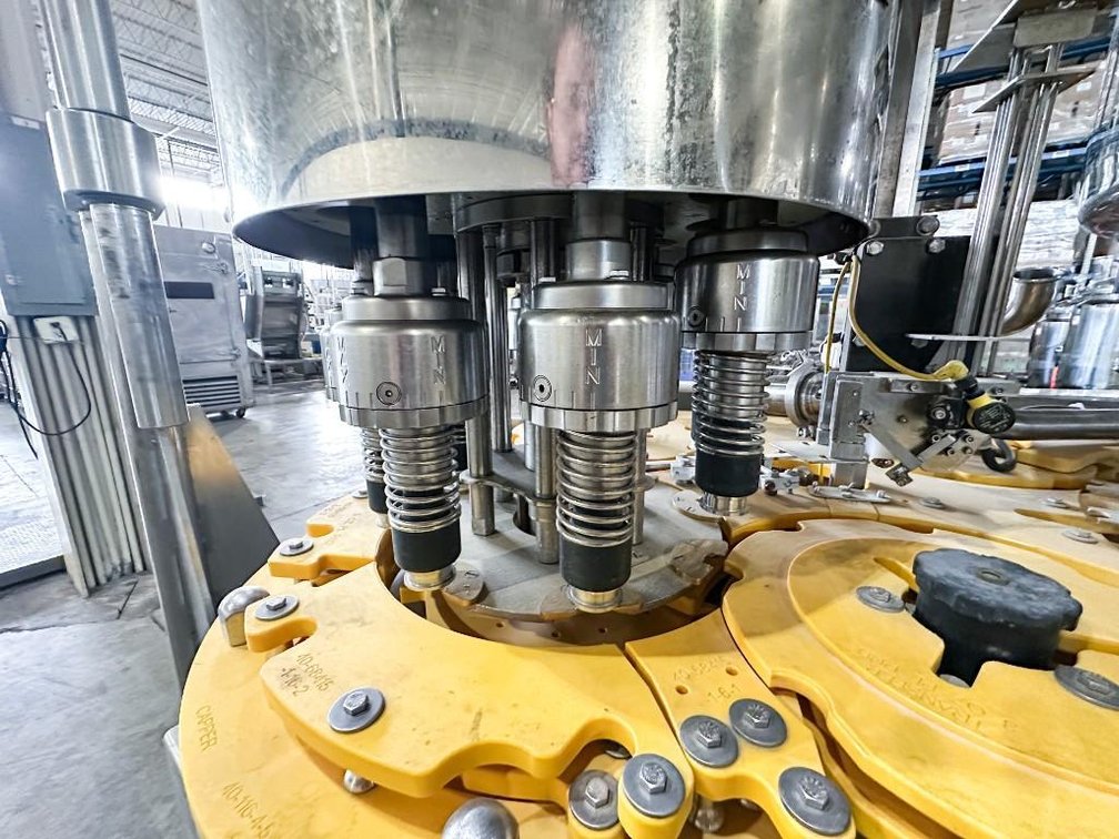 Image for MJK2519 15 Head Fogg Rotary Filler and Capper with Elevator
