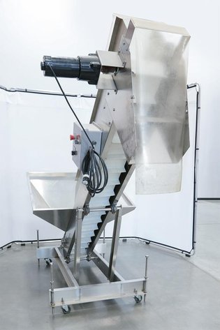 Image for MJK2599 Variable Speed Bottle Bulk Feed Elevator
