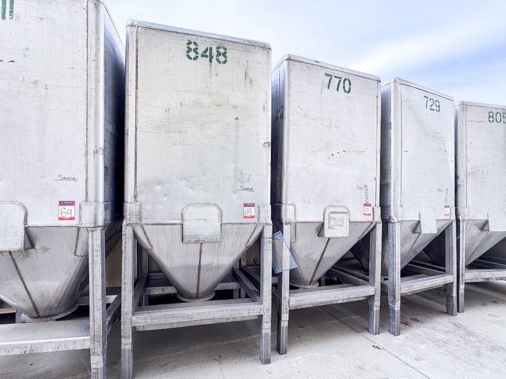 Image for MJK2653 975 Gallon Stainless Steel Tank with Cone Bottom
