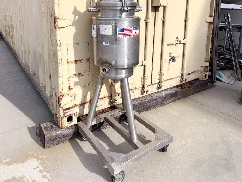 Image for MJK2659 Small 6 Gallon Vessel