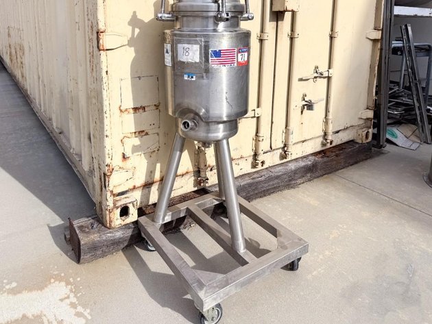 Image for MJK2659 Small 6 Gallon Vessel