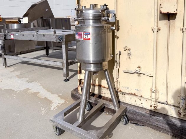 Image for MJK2659 Small 6 Gallon Vessel