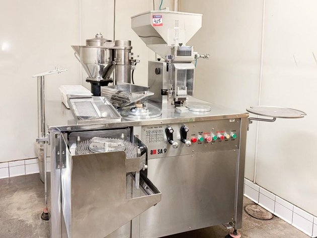 Image for MJK2722 PAM SA9 Semi Automatic Encapsulation Machine