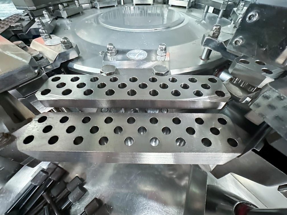 Image for MJK2724 ACG-PAM AF200T Encapsulation Machine