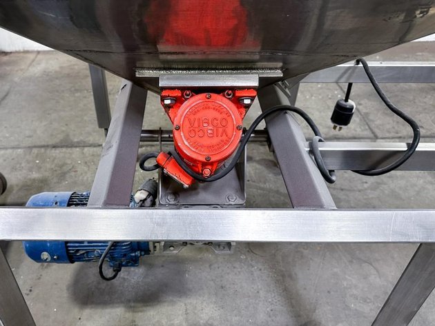Image for MJK2727 All Fill Powder Hopper with Auger Screw Elevator