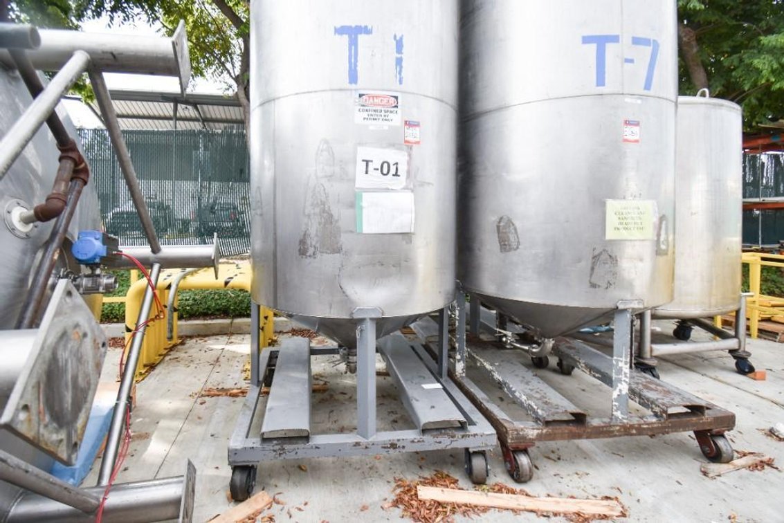 Image for ***SOLD*** MJK2152 T-1 Holding Tank on Casters, Tank, 750 Gallon, Stainless Steel, Cone Bottom, 4' x 8'