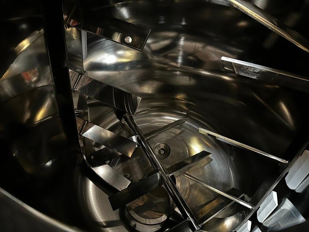 Image for MJK1908 NEW - 1000 Liter SS Fully Jacketed Vacuum Triple Motion Mixing Kettle