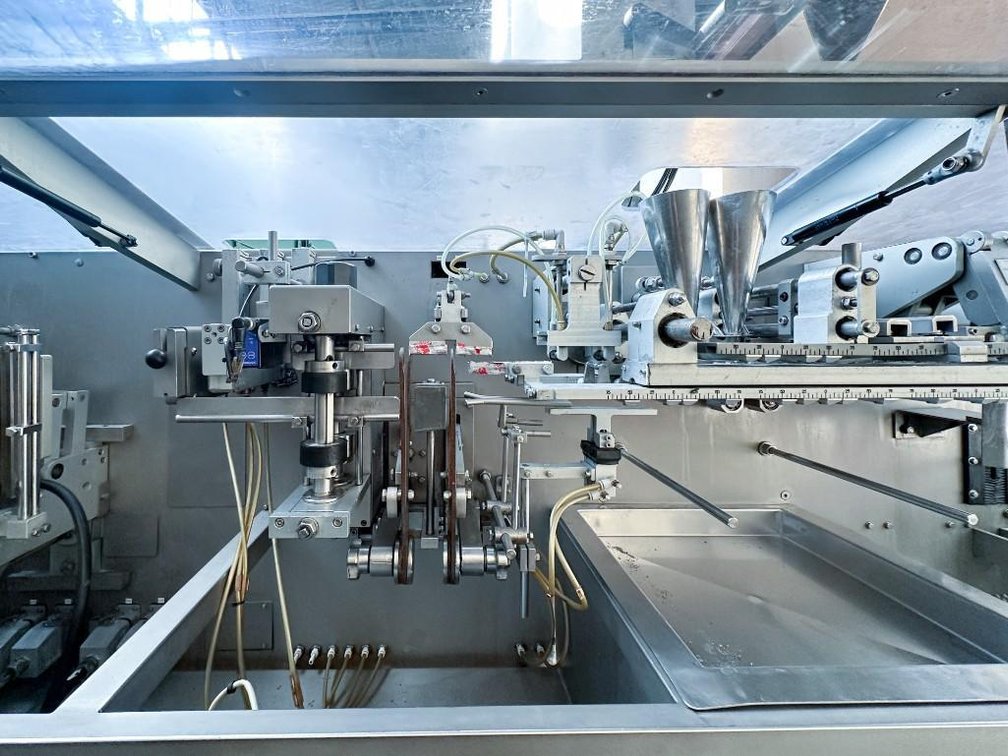 Image for MJK2425 Effytec Pouch Filling machine HB142