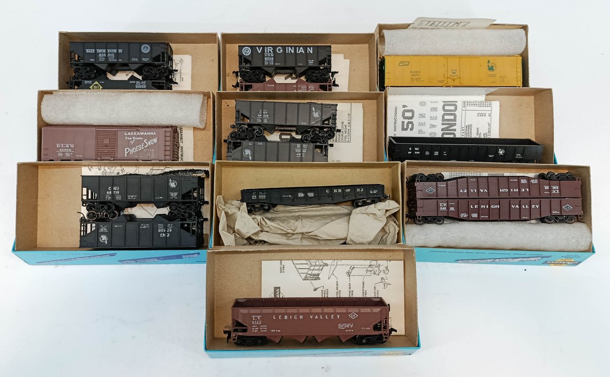 (10) ATHEARN HO-GA. ASSORTED FREIGHT CARS (10 OB) INV 261190012