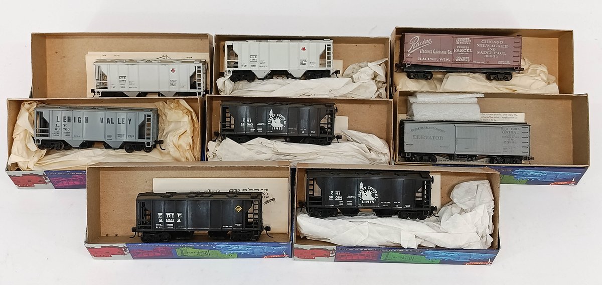 (8) ROUNDHOUSE HO-GA. ASSORTED FREIGHT CARS (8 OB) INV 261190014