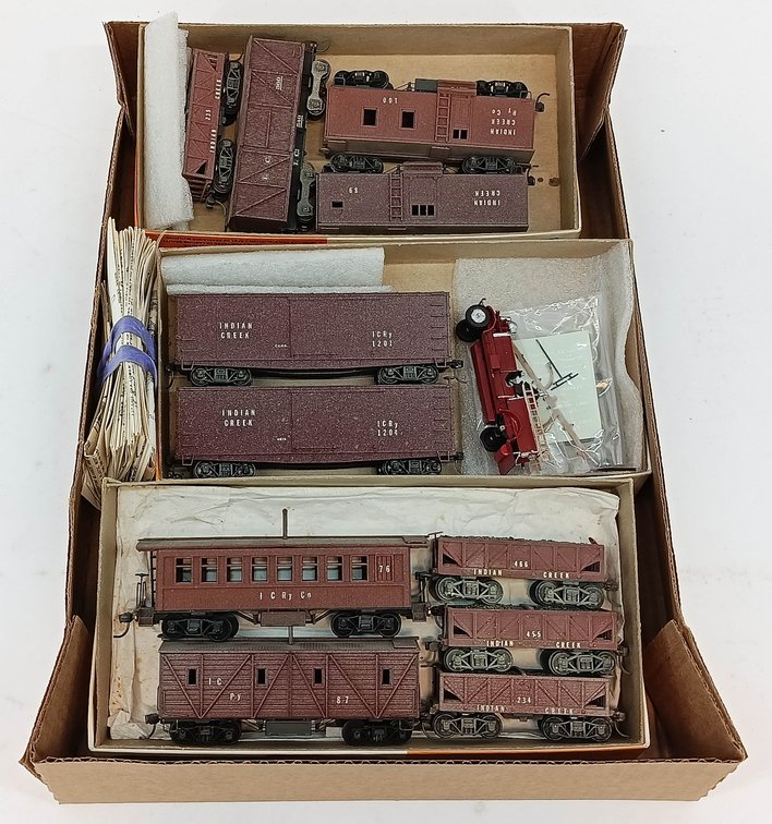 (11) WEATHERED HO-GA. ASSORTED INDIAN CREEK FREIGHT CARS INV 261190016