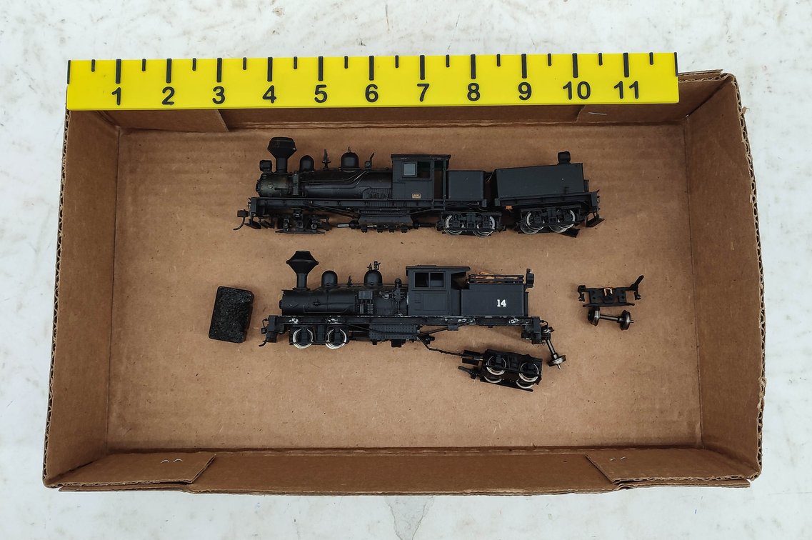 2 BACHMANN? STEAM LOCOS W/1 TENDER,  NEED REPAIR INV 261220039