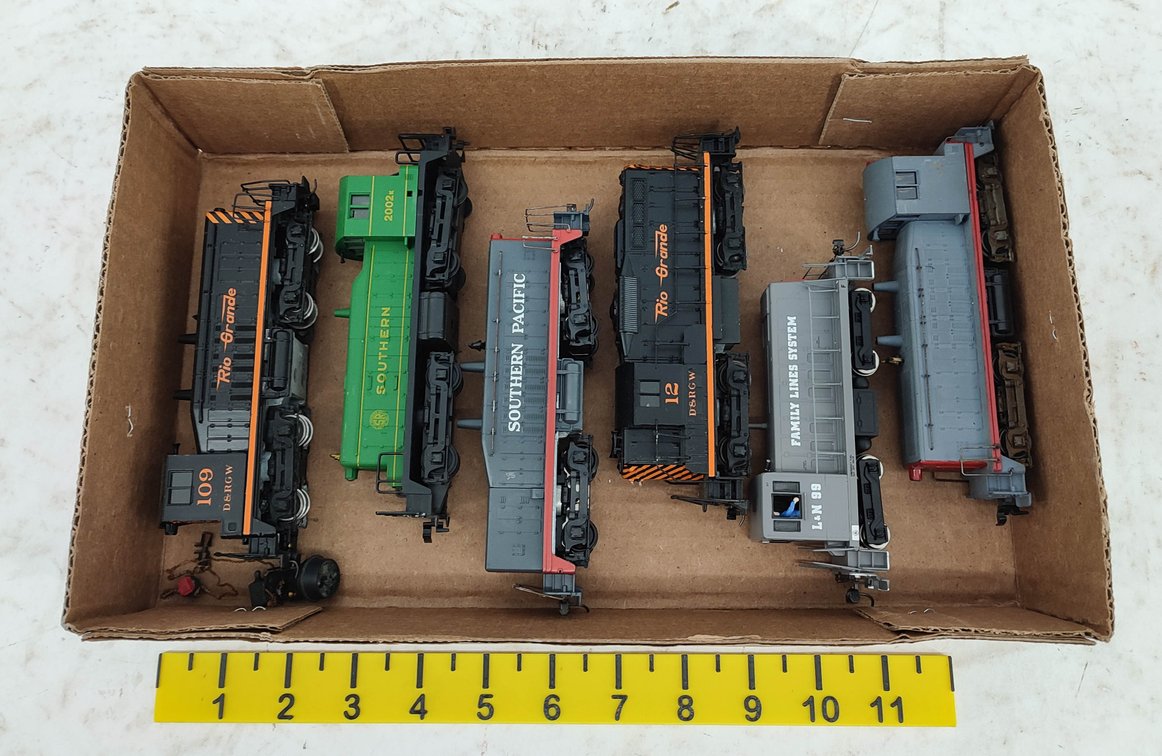 LOT OF 6 LOCOS  INV 261220065