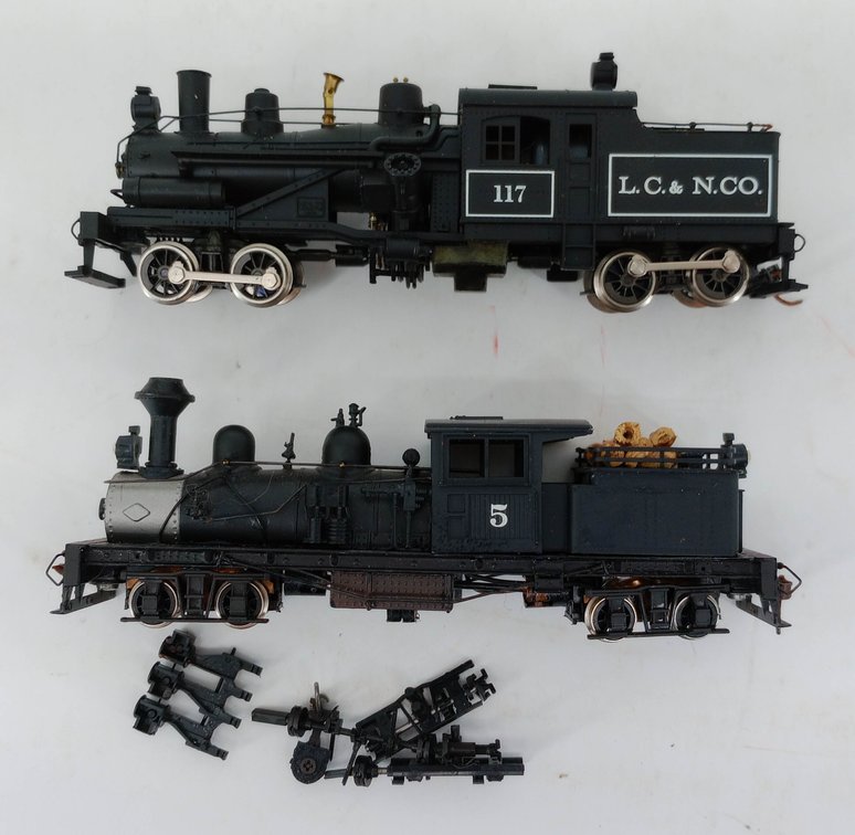 LOT OF 2 LOCOS  INV 261220071