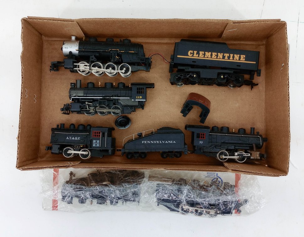 LOT OF ASSORTED LOCOS & TENDERS  INV 261220075