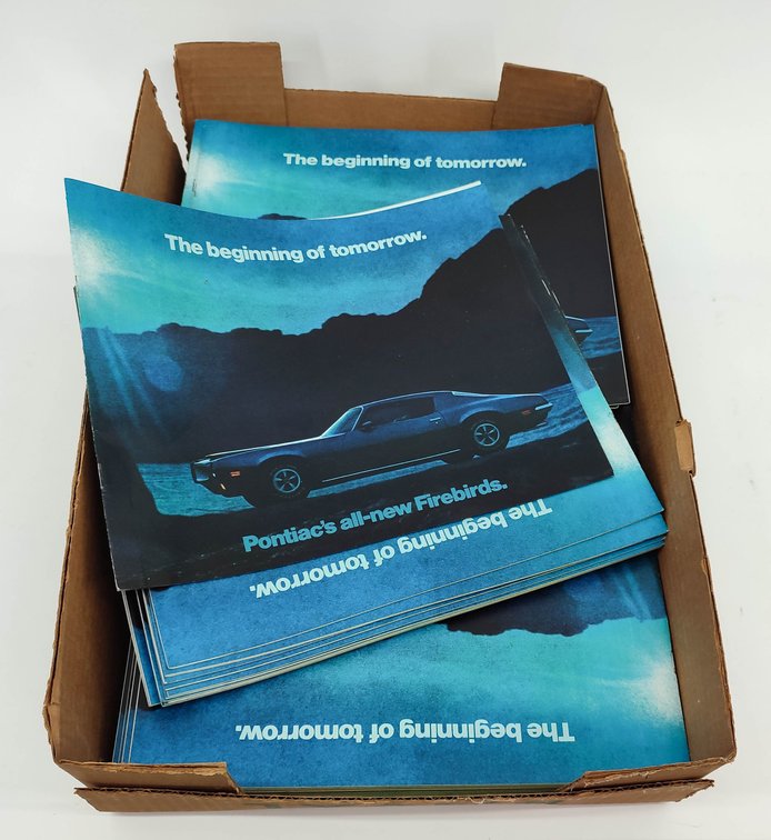 APPX. 100 PONTIAC FIREBIRD BROCHURES. INV 261570603