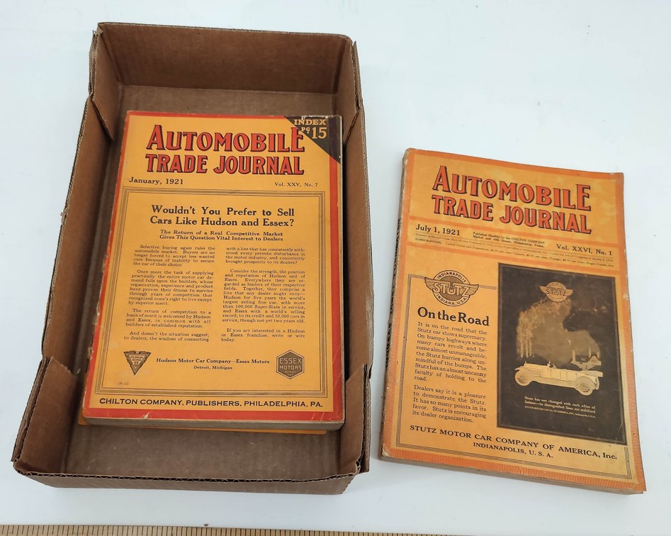 AUTO TRADE JOURNALS 1/22 & 8/21. INV 261570627