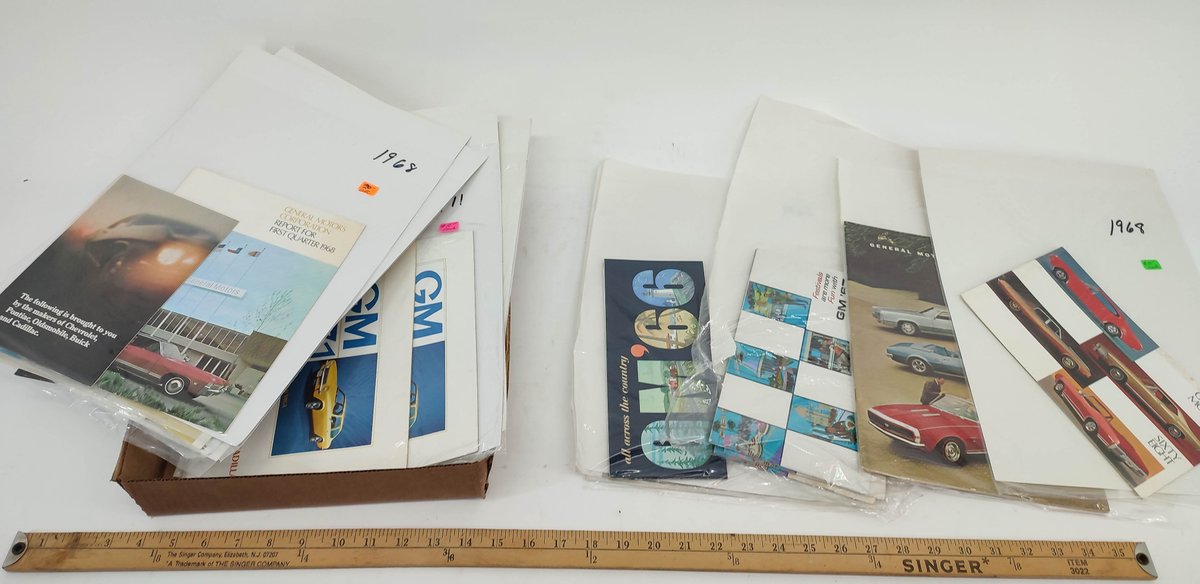GM REPORTS & BROCHURES 1966-72. OVER 20 PCS. INV 261570662