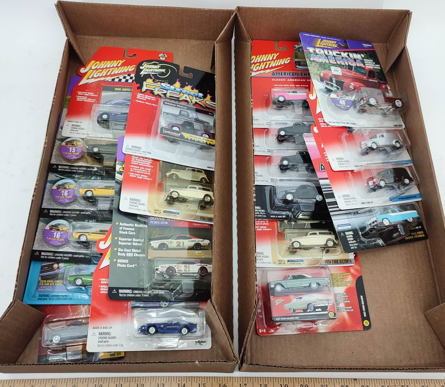 20 ASST. JOHNNY LIGHTNING CARS INV 261570666