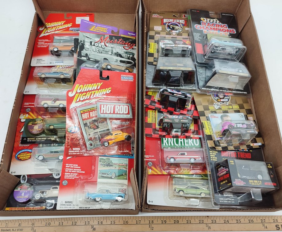 20 ASST. JOHNNY LIGHTNING AND RACING CHAMPIONS CARS. INV 261570667
