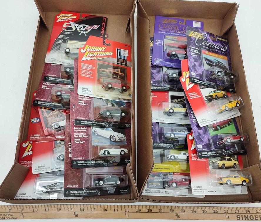 20 ASST. JOHNNY LIGHTNING CARS. INV 261570669