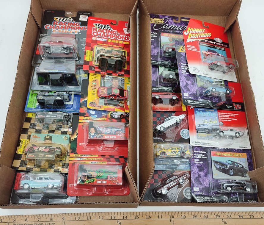 20 ASST. JOHNNY LIGHTNING AND RACING CHAMPIONS CARS. INV 261570668