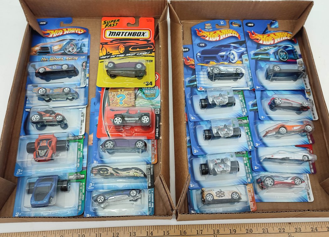 20 ASST. HOT WHEELS AND MATCHBOX CARS. INV 261570676