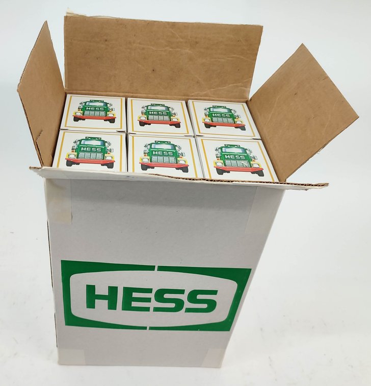6 HESS TOY TRUCK BANKS. INV 261570697