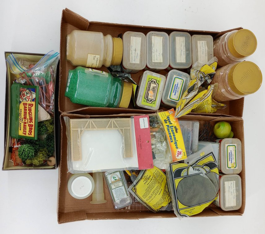 WOODLAND SCENES & LIFE-LIKE LANDSCAPING MATERIALS, TREES, FIGURES, BALLAST, SCENERY SUPPLIES, SOME OB  INV 260015201