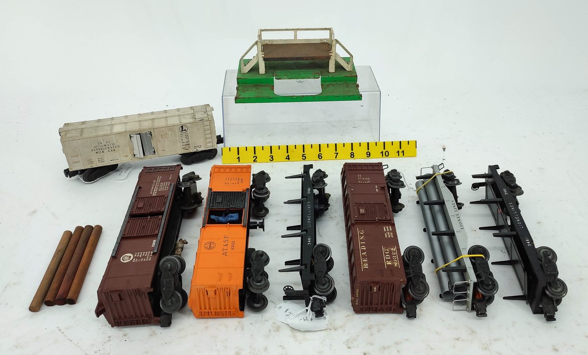 LIONEL 7 FREIGHT CARS & LOADING STATION, 2 OBS INV 261650309