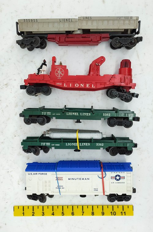 5 O GAUGE FREIGHT CARS: US AIR FORCE, LIONEL LINES, MINUTEMAN, SANTA FE INV 261650307