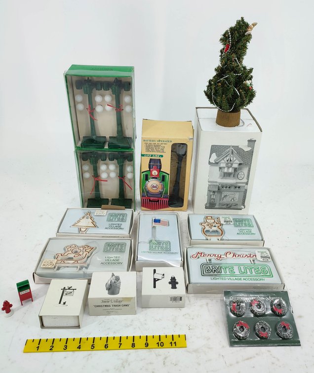 CHRISTMAS VILLAGE ACCESSORIES BRITE LITES LIFE-LITE TRAIN STREET LAMPS BUILDING TREE & MISC DECORATIONS SOME OB INV 261650319